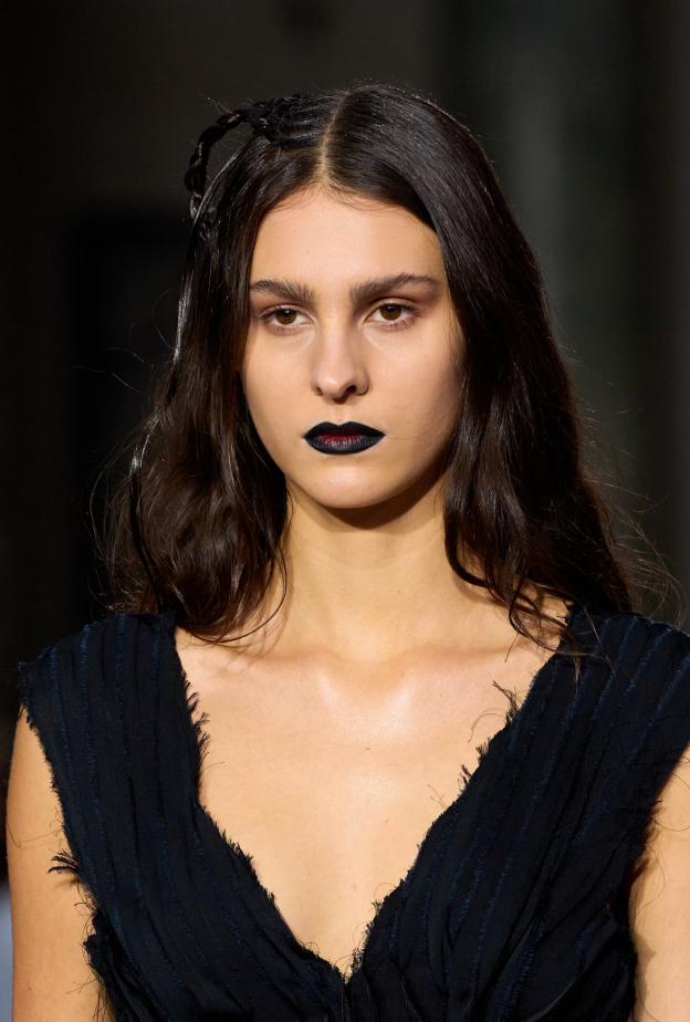 ألوان احمر الشفاه السوداء والاومبريه من دار Torishéju