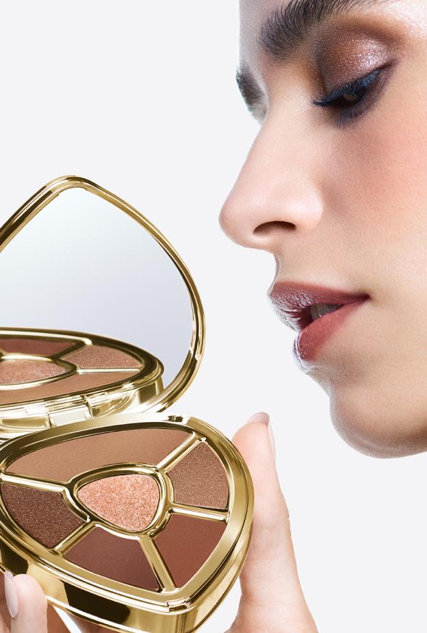 لوحة ظلال العيون EVER ICON – تدوم لمدة 10 ساعات وتمنح إطلالات بنهايات متعددة تناسب النهار والمساء من علامة Dolce&Gabbana