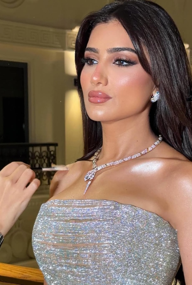 مي عمر صورة من انستغرام خبيرة التجميل خلود بكر