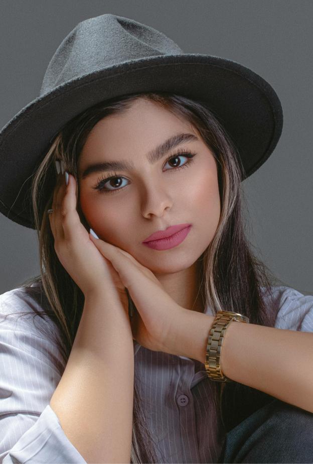 فوائد وسادة الحرير وكيف تقلل التجاعيد أثناء النوم