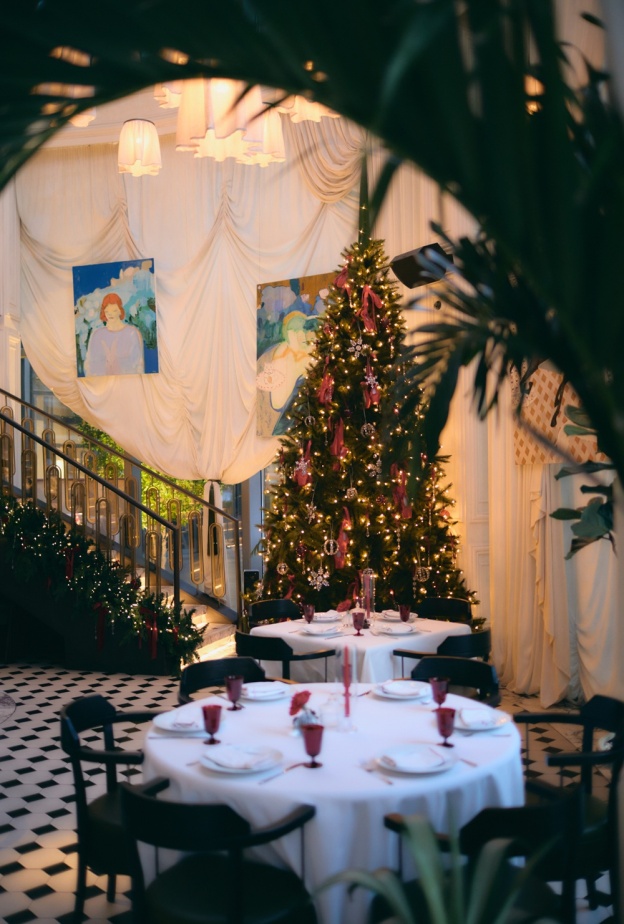أجواء احتفالية وقوائم طعام مميزة للميلاد في مطعمَي ألبا وبيسو في ساحة دبي أوبرا بلازا