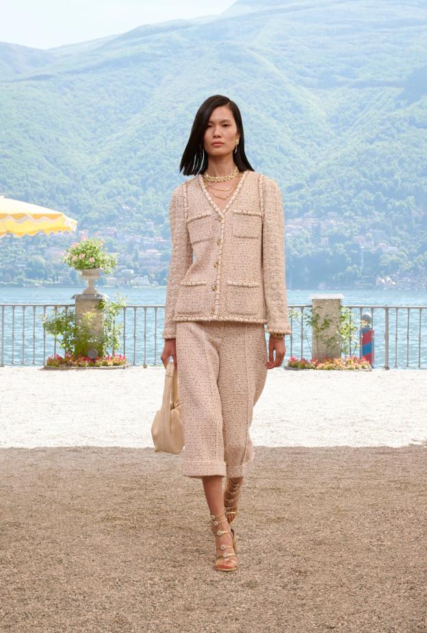 دليلكِ إلى أبرز عروض أزياء مجموعات كروز 2027