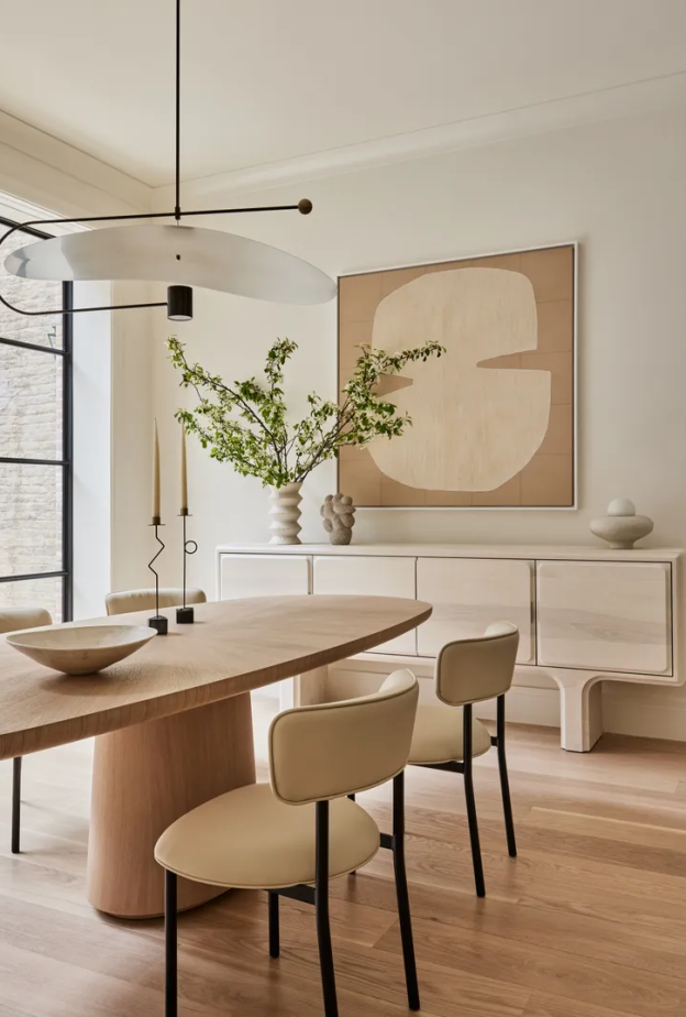 Cloud Dancer  هو لون يمنح المساحات الداخلية شعورًا بالسكينة والاسترخاء