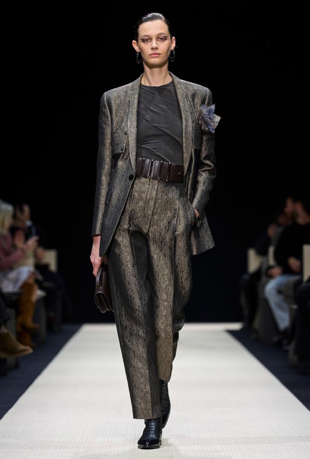 البدل الرسمية في موسم الأعياد بأسلوب Giorgio Armani