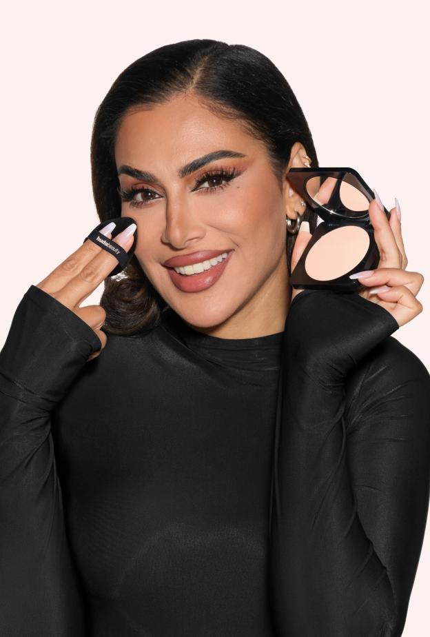 مستحضر EASY BAKE الأيقوني من Huda Beauty 