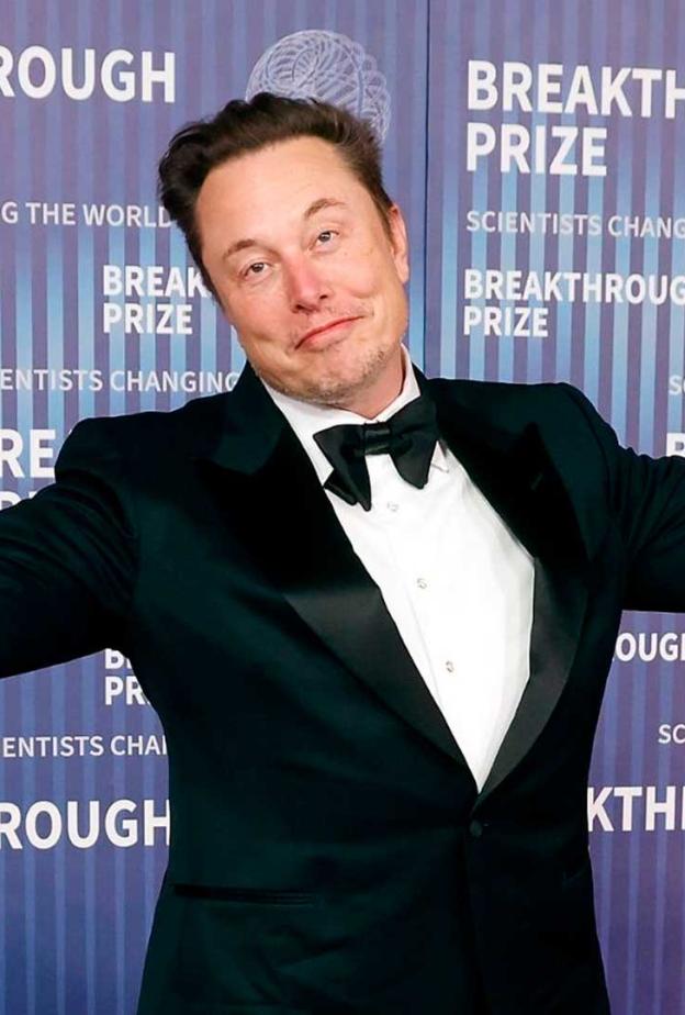 إيلون ماسك يحقق رقمًا قياسًا ويقترب من لقب "تريليونير"