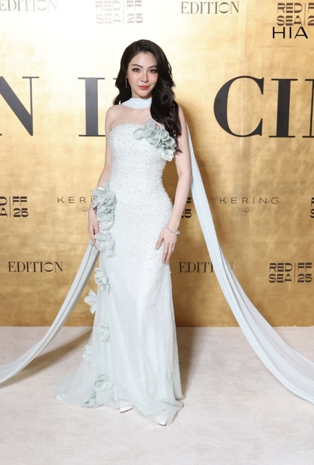 ما بعد الجمال: هل يمكن للسجادة الحمراء أن تكون منصة فكرية؟