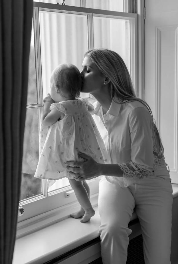 الليدي كيتي سبنسر وأثينا الصغيرة في مغامرة ملكية فوق ثلوج لابلاند