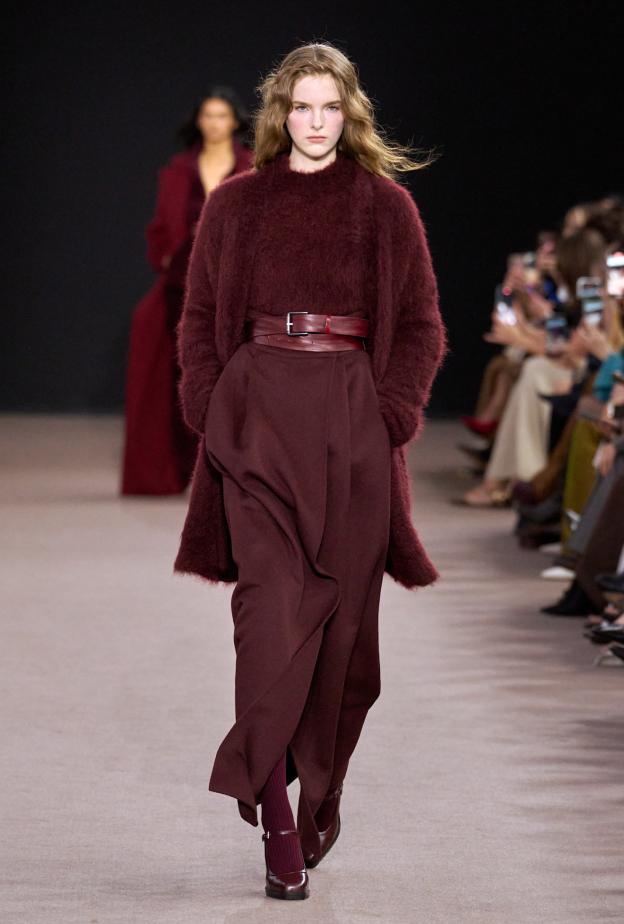 إطلالة مونوكروم من Max Mara