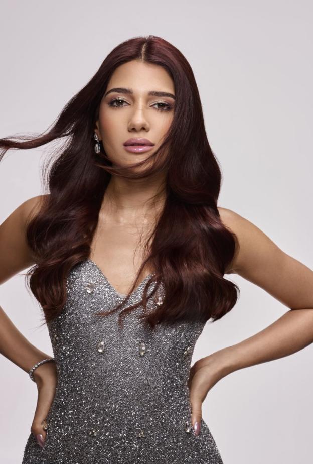 Narins Beauty تطلق ملمّع الشفاه الجديد AURA بتأثير التبريد ولمعان الألماس