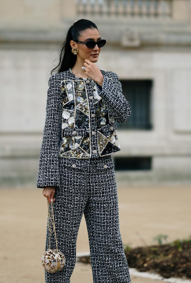 إطلالة بالأبيض والأسود من Street style