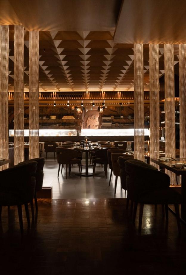 عام جديد يبدأ بنكهات راقية… دليلك إلى مطاعم الرياض الفاخرة في ليلة رأس السنة