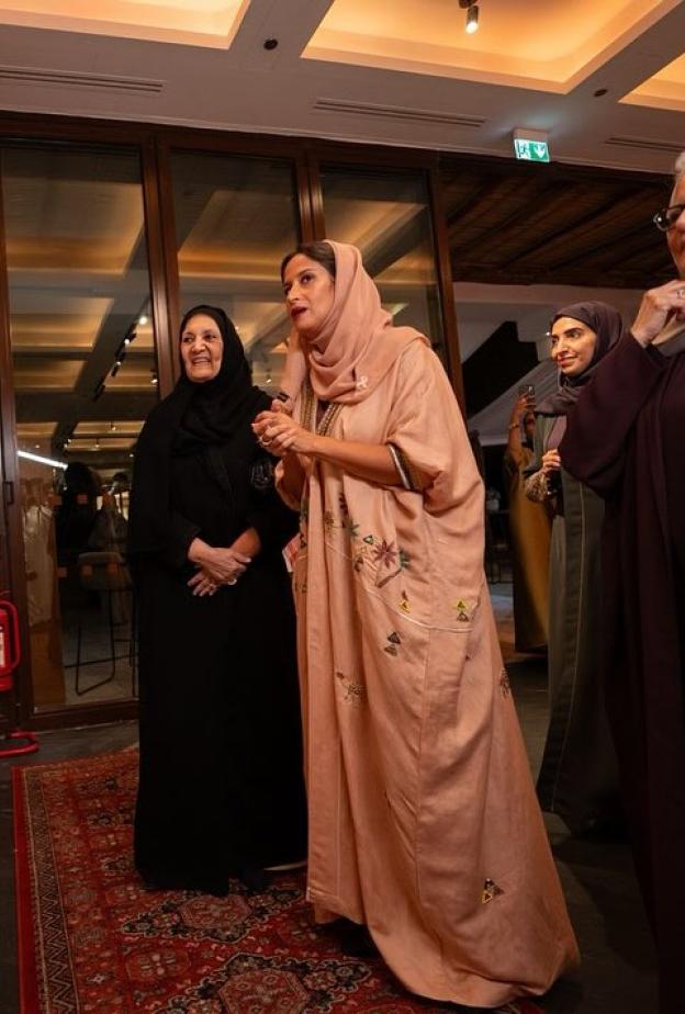 جمعية زهرة وست الدار.. يرويان حكاية "العِلم في ظلال اللون الوردي"