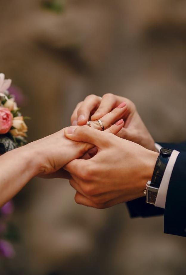 البرج المناسب لبرج السرطان في الزواج