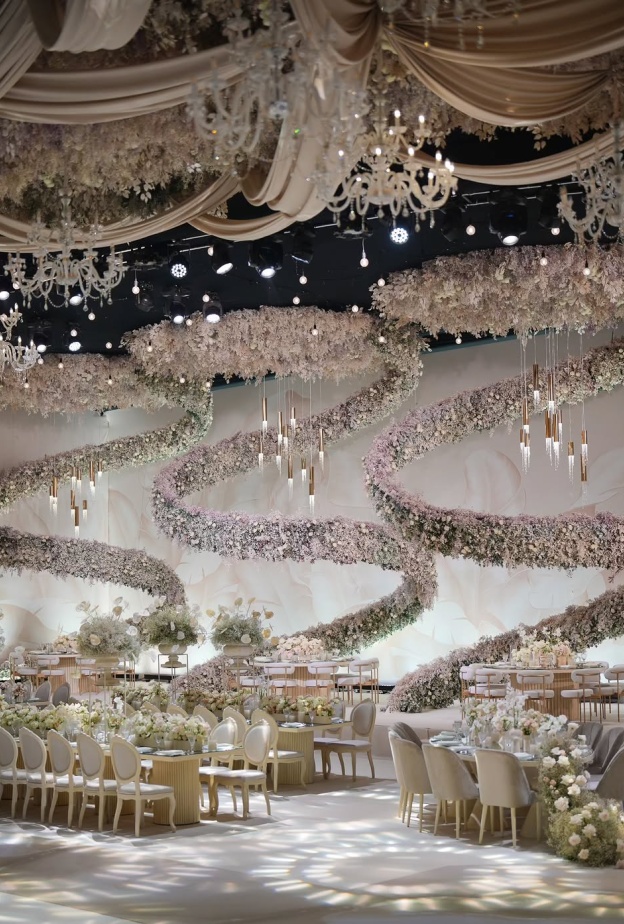 لوحة ألوان ديسمبر من تنظيم فادي فتوح