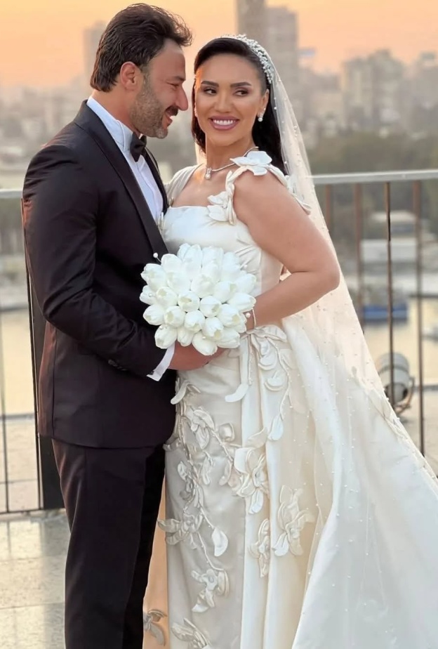 مي فاروق في يوم زفافها