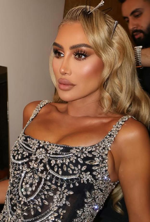 مكياج وتسريحات شعر مايا دياب في حصاد عام 2025