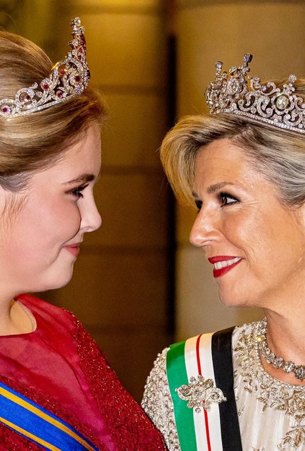 الأميرة كاتارينا أماليا تنافس والدتها الملكة ماكسيما في براعة التيجان المليكة