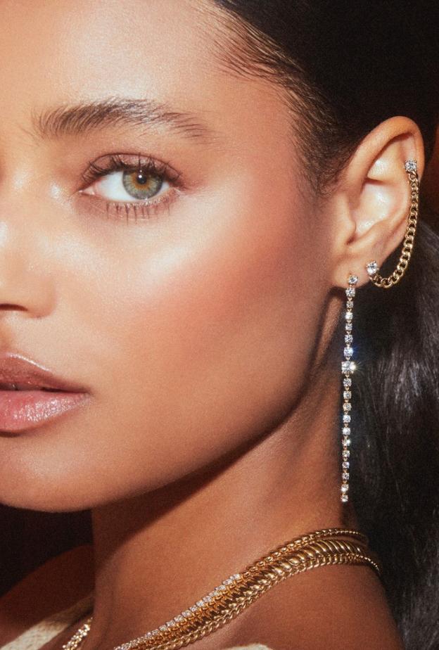 أقراط من  Anita Ko