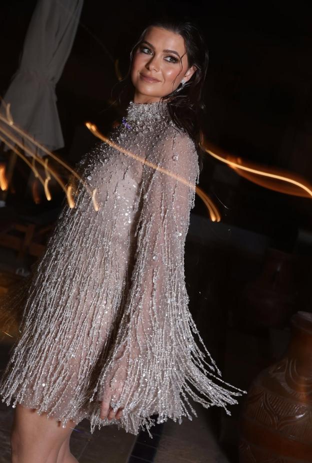 إطلالة يسرا اللوزي بصيحة الشراشيب