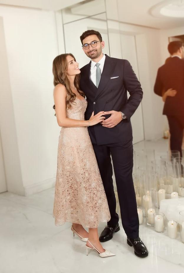 ابنة الاعلامية منى ابو حمزة خلال حفل خطوبتها