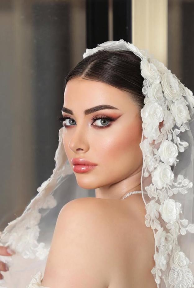 اطلالة عروس من خبيرة التجميل السعودية هند سعود