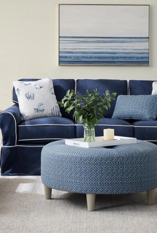 الأرائك ذات الأغطية القماشية