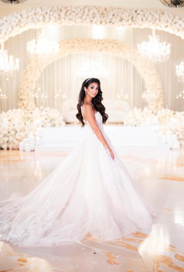 الأقواس خلفية مناسبة لإلتقاط الصور التذكارية