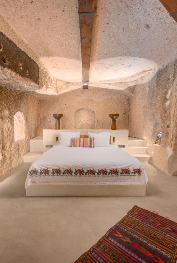 الجناح الكهفي الفاخر Deluxe Cave Suite