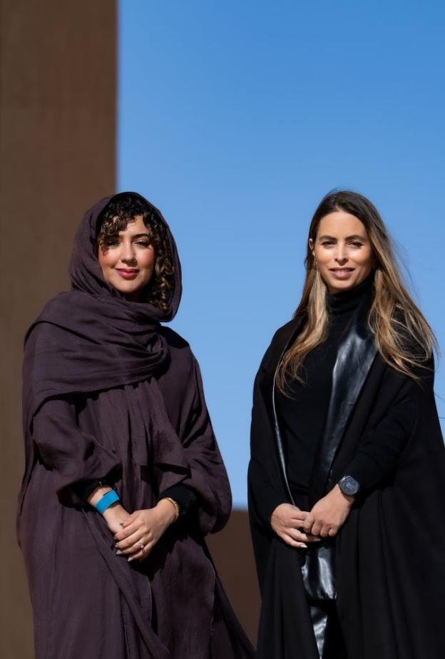 القيّمة الفنية المشاركة كانديدا بيستانا والقيّمة الفنية فتون الذائدي