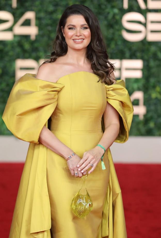 تحولت يسرا اللوزي لرمز للأمومة والصبر