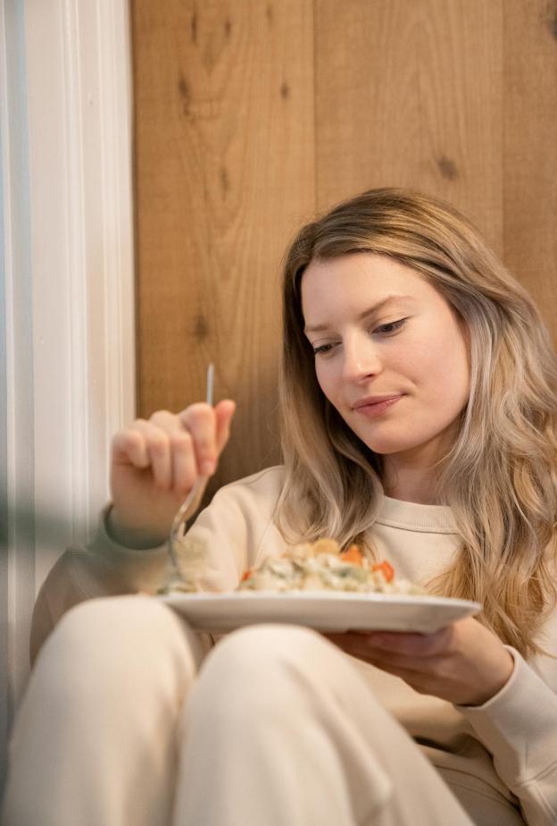 الدراسات الحديثة تؤكد ترندات التغذية الشائعة تؤذي أجسادنا باسم الصحة.. إليكِ التفاصيل