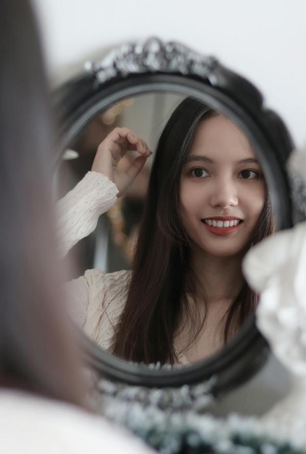 صورتكِ الذاتية الإيجابية مرآة شخصيتكِ المتطورة باتباع هذه الممارسات