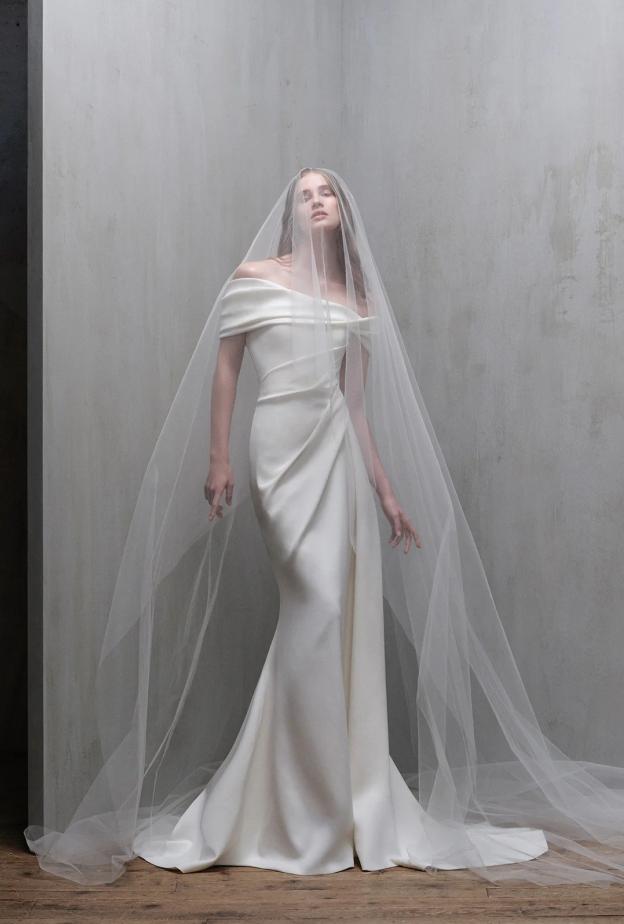 فستان زفاف كلاسيكي توقيع إيلي صعب