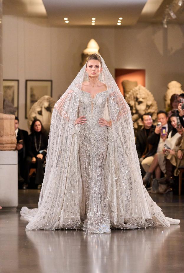 فستان زفاف هاني البحيري في أسبوع باريس للأزياء الراقية