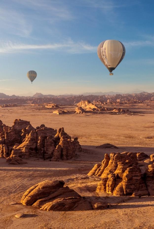 من السماء إلى النجوم… "هيرو إكسبيرينسز" ترسم رحلة حسّية في قلب العُلا