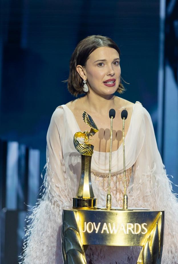 ميلي بوبي براون