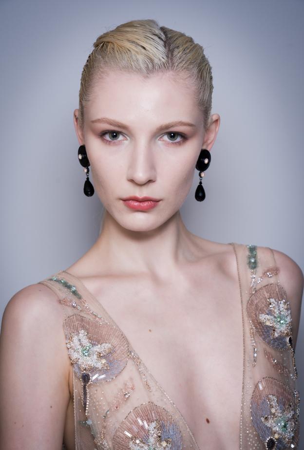 المكياج الراقي عنوان اليوم الثاني من أسبوع الموضة الهوت كوتور الباريسي لربيع وصيف 2026