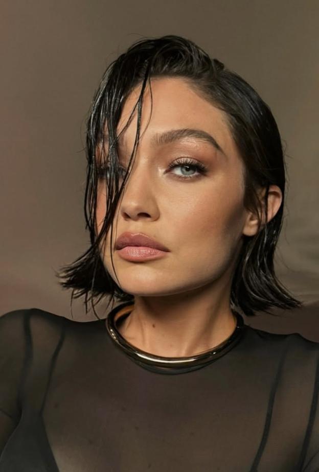 رسمات المكياج البرونزي والبراق بأسلوب جيجي حديد