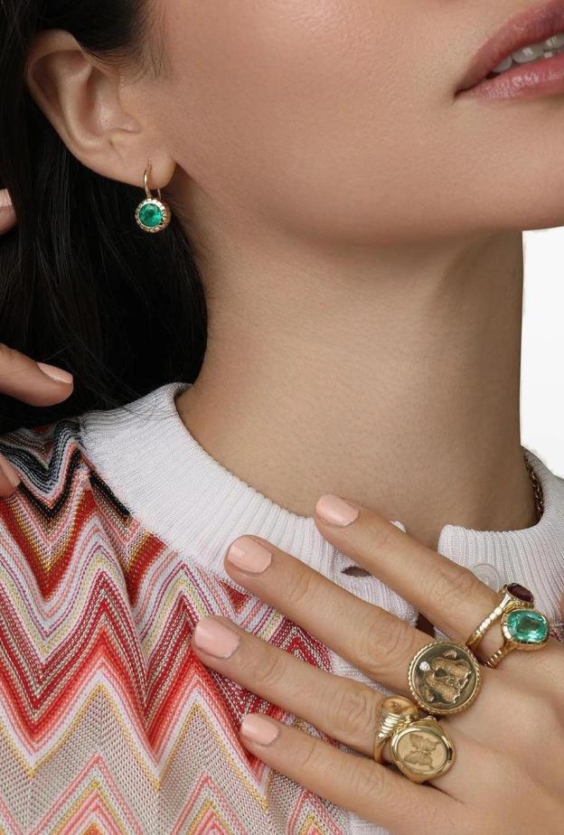 10 تصاميم مجوهرات تناسب المرأة العاملة والأنيقة