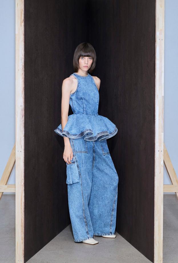 موضة الدنيم بأسلوب لم تشاهديه من قبل في الشتاء