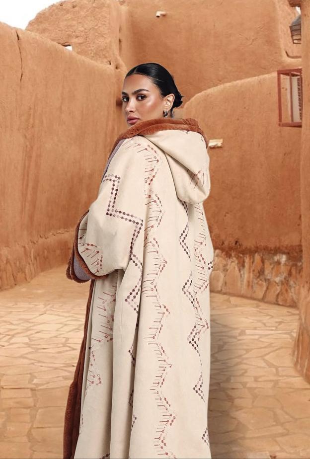 5 علامات تقّدم الفروة بتصاميم مختلفة تجمع بين الدفء والأناقة