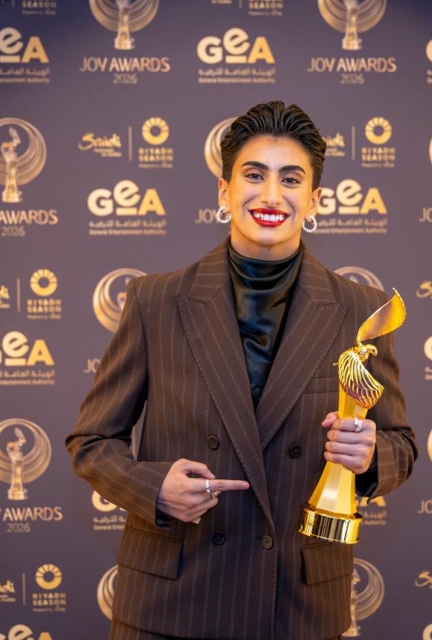 لاعبة الهلال السعودي ليلى القحطاني تحصد جائزة الرياضية المفضلة في Joy Awards 2026  