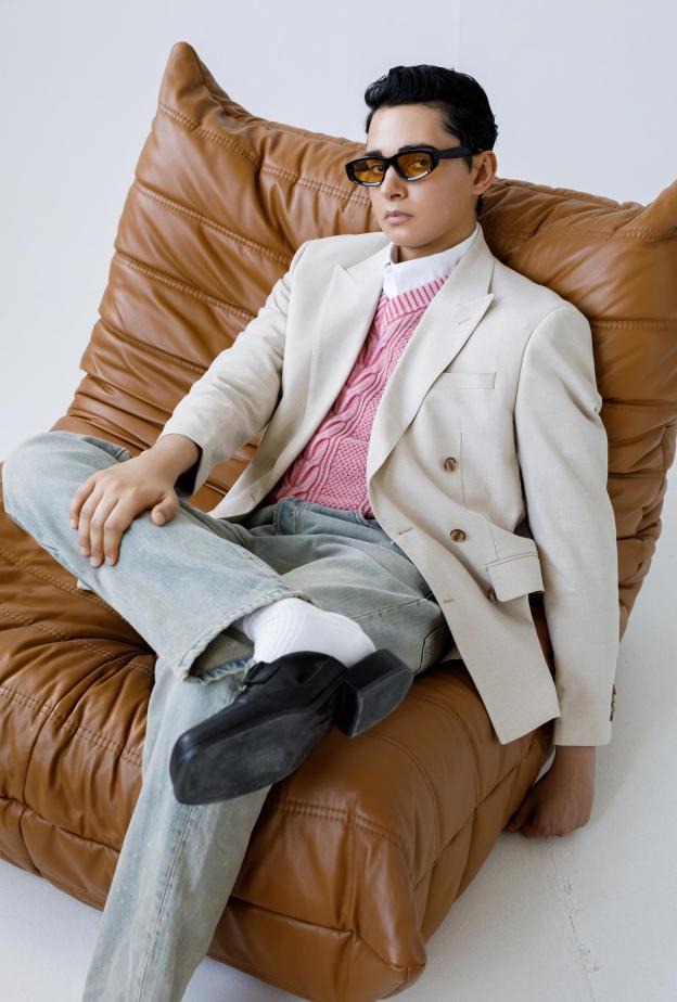 10 عناصر أساسية في استوديو مصمم النظارات أحمد الزرعوني