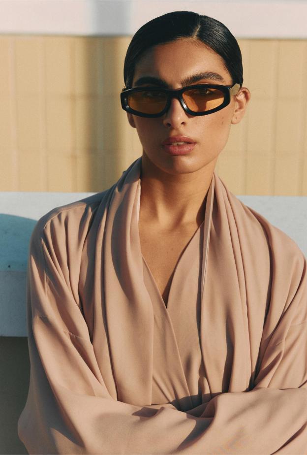 خاص لـ "هي": 10 عناصر أساسية في استوديو مصمم النظارات أحمد الزرعوني