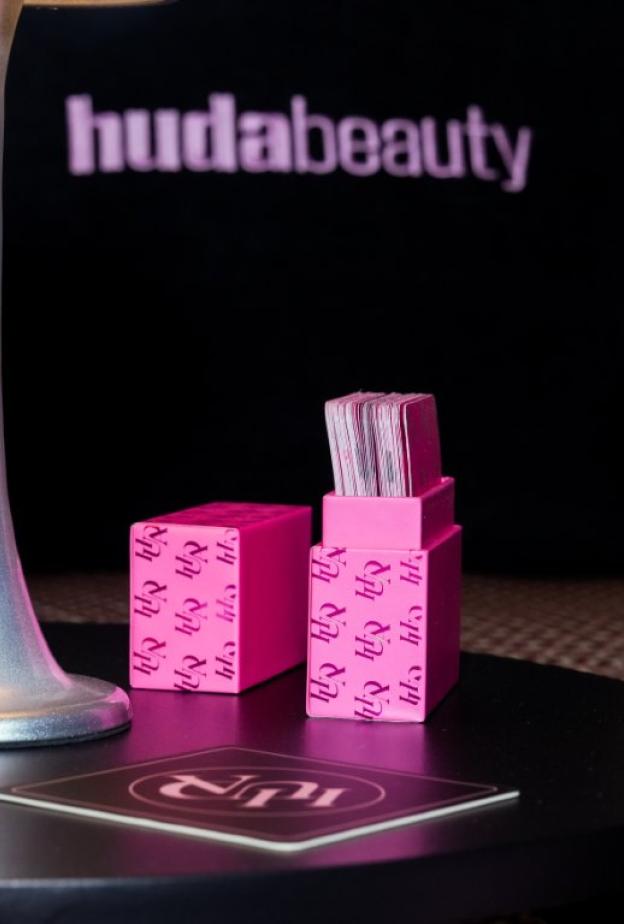 هدى بيوتي تحتفل بإطلاق بودرة Easy Bake Pressed Powder