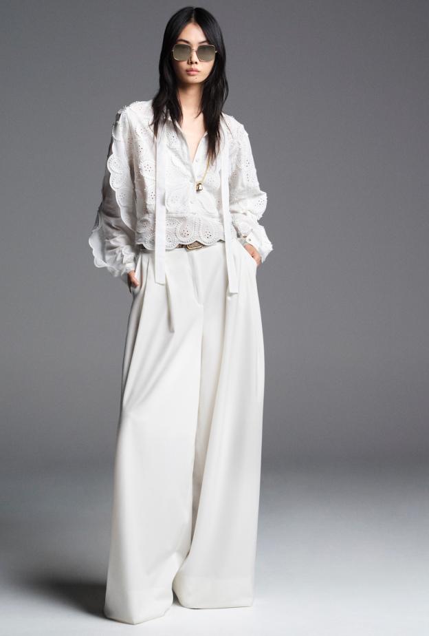 مجموعة ريزورت 2026 من إيلي صعب