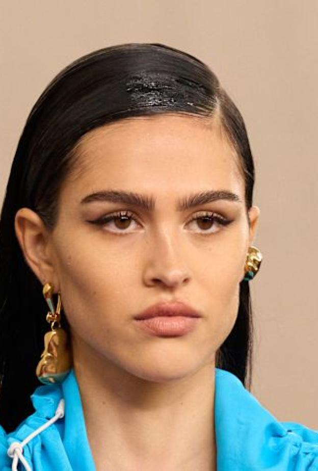 خطوات فعالة لمكافحة التجاعيد حول العين واستعادة النعومة