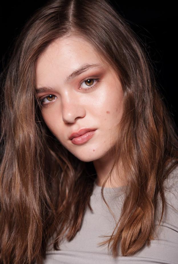 أفضل تونرات طبيعية بحسب نوع البشرة: وصفات من خبيرة العناية Lamis Dawa