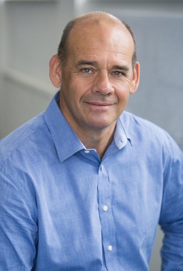 مارتن فيرن" Martin Fairn، الرئيس التنفيذي لشركة  Gazing Red2Blu